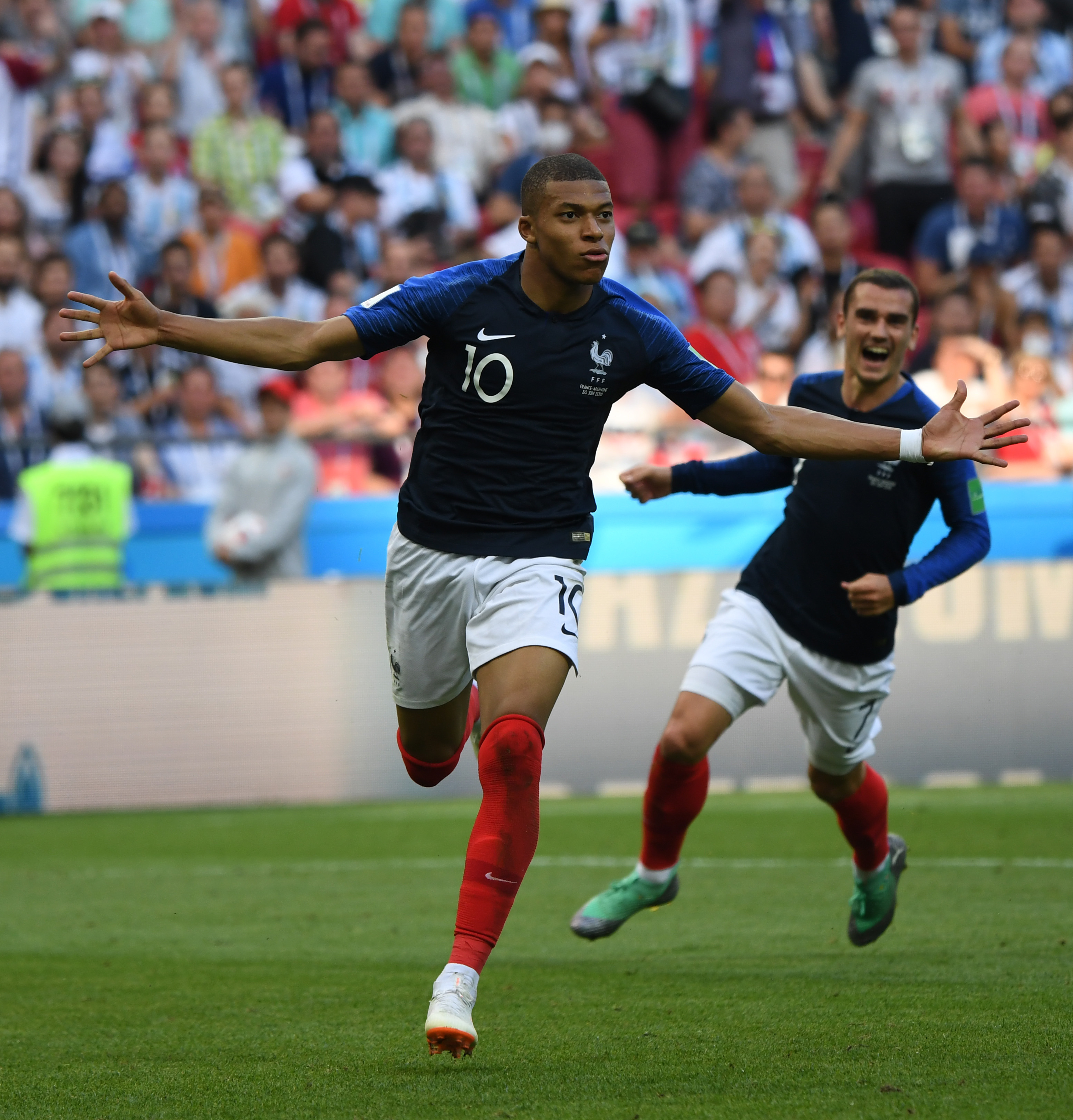 弗兰克：零封非常重要；欧冠主场拿到三连胜也很不错（弗兰克：零失球至关重要，欧冠主场三连胜令人满意）