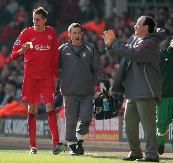 澳大利亚队凭韧性晋级（澳大利亚队顽强挺进下一轮）