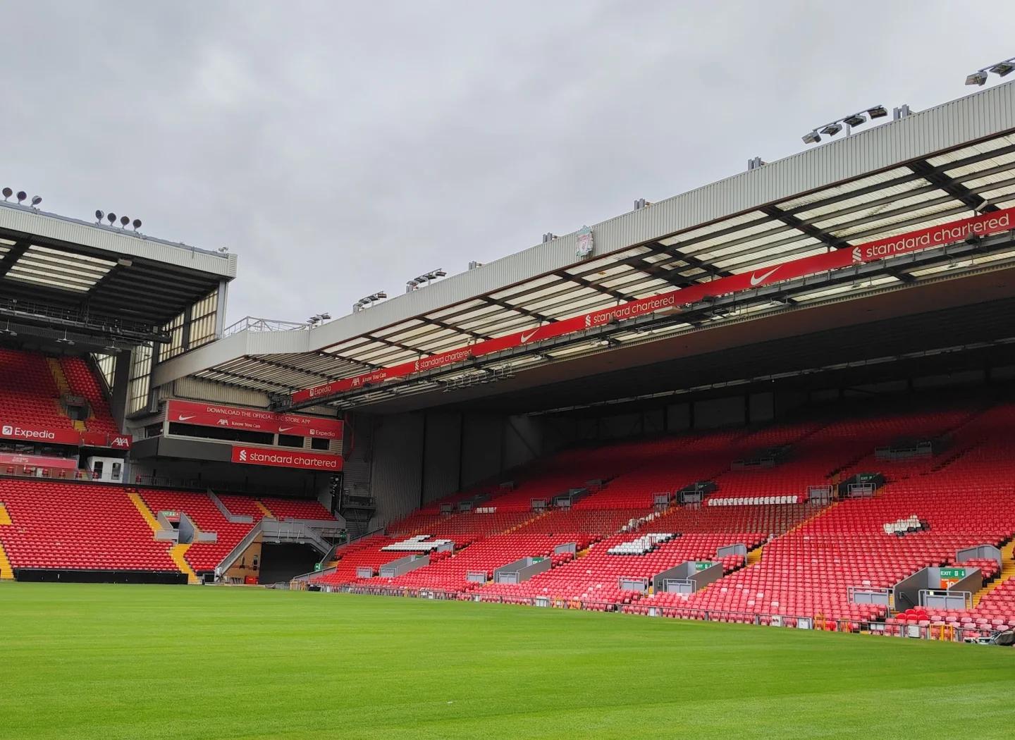 德布劳内精准助攻 主导比赛节奏（德布劳内送出精妙助攻 掌控比赛节奏）