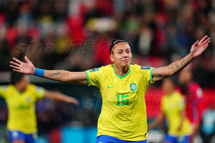 伦敦足球：帕尔特伊已经抵达法院，出席强奸指控听证会（伦敦足坛：帕尔特伊现身法院，参加涉嫌强奸案听证会）