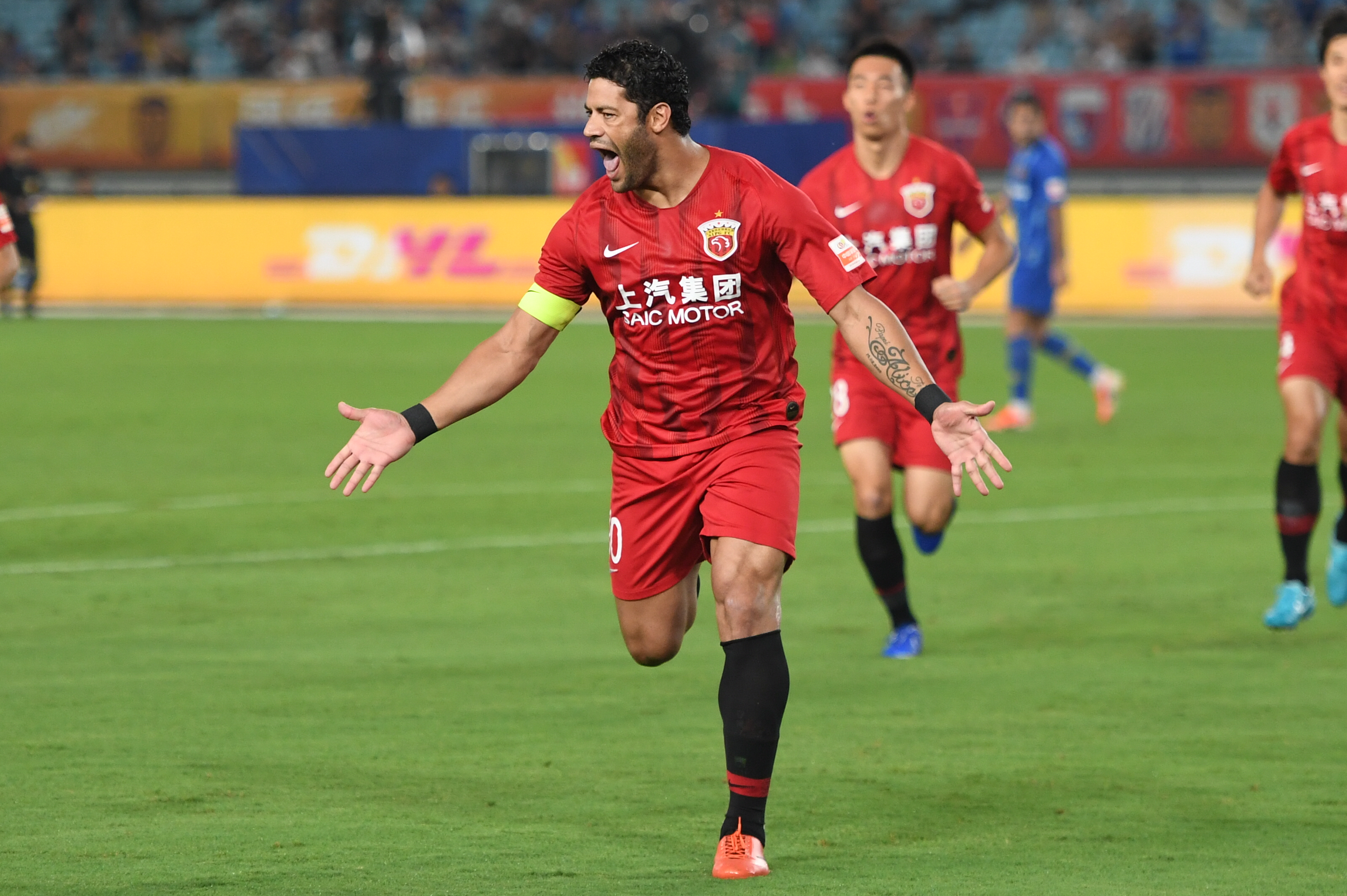 罗马诺：切尔西同时追求哈维-西蒙斯与加纳乔，他俩互不冲突（罗马诺：切尔西并行推进哈维-西蒙斯与加纳乔引援，互不影响）