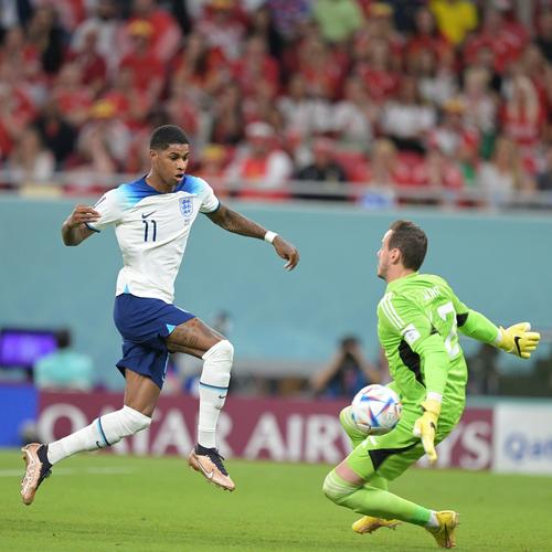 大连人队表现积极取得宝贵积分（大连人奋勇拼搏收获关键积分）