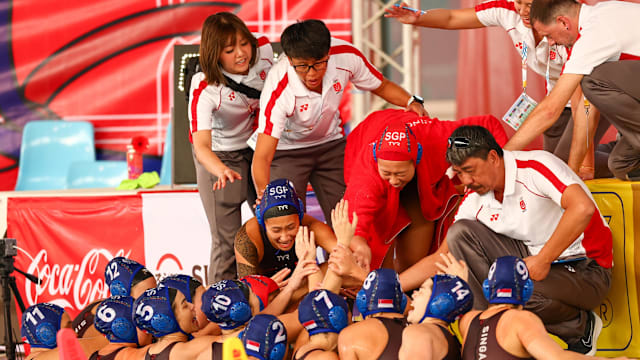 Edgar Lima后半程发力完成夸张动作（Edgar Lima末段发力奉上惊人一招）