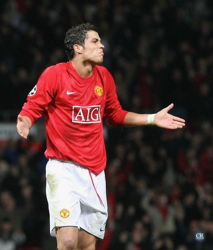 官方：孔蒂当选2025意足球盛典最佳教练，那不勒斯最佳俱乐部（官方宣布：孔蒂荣膺2025意大利足球盛典最佳教练，那不勒斯获评最佳俱乐部）