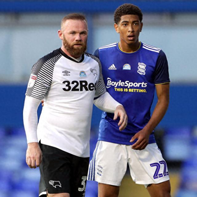 袁甲：成都个别球迷对阿奇姆彭种族歧视的行为必须严惩（袁甲：须严惩成都个别球迷对阿奇姆彭的种族歧视行为）