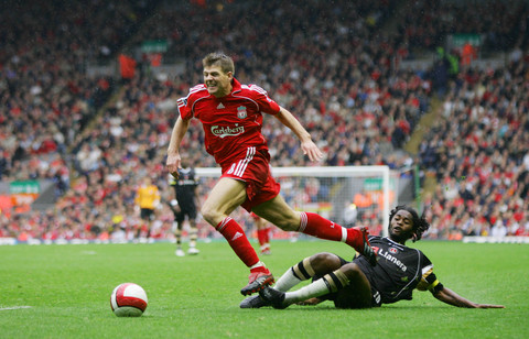 加拉塔萨雷高层炮轰土耳其足协：因遭裁判针对拒绝出席明日仪式（加拉塔萨雷高层怒斥土耳其足协：称遭裁判针对，将缺席明日仪式）