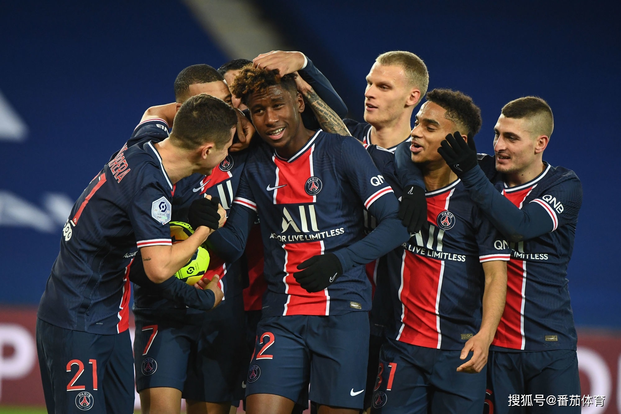 记者：拜仁想与于帕续约至2031年、年薪2000万欧，皇马在关注（记者：拜仁计划将于帕续约至2031年、年薪2000万欧，皇马密切关注）