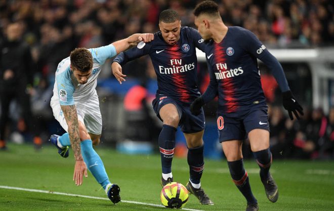 维维亚诺：孔蒂总是在抱怨，从来没有什么能让他满意（维维亚诺：孔蒂总爱抱怨，几乎没有什么能令他满意）