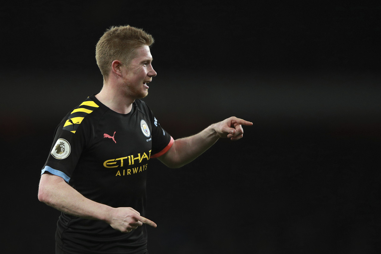 林良铭庆祝足协杯夺冠：冠军终归北京，国安是冠军！（林良铭欢庆足协杯封王：荣耀归京，国安登顶）