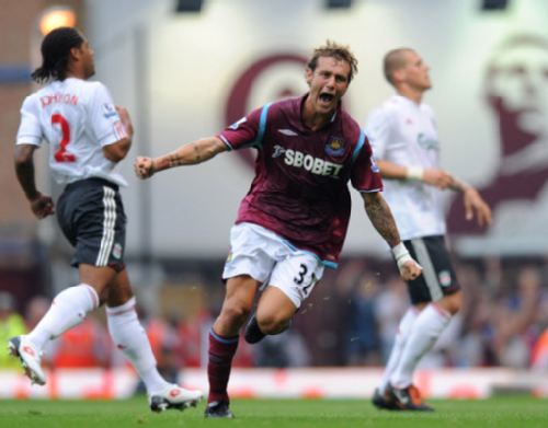 辽宁男篮连续两轮不敌广州龙狮，战绩止步杯赛，阵容调整和外援表现引发争议。（辽宁男篮两负广州龙狮止步杯赛，阵容变动与外援发挥成争议焦点）